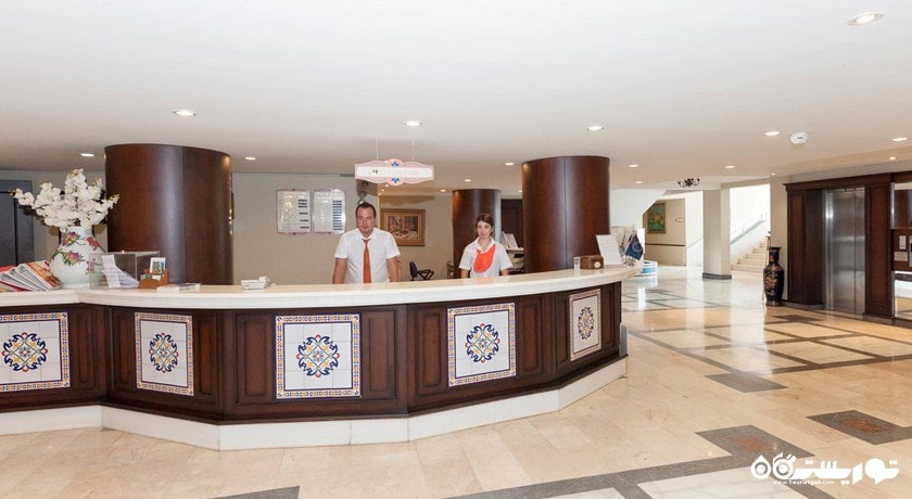 میز پذیرش هتل کلاب یالی اند ریزورت